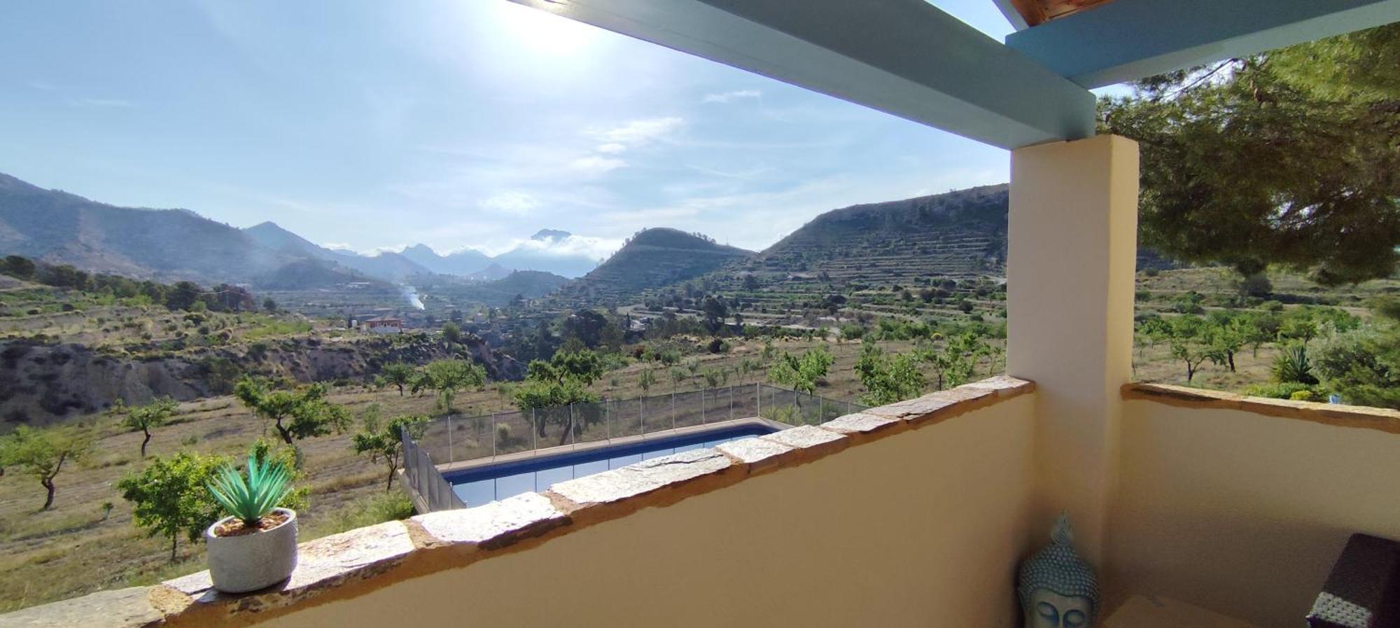 Casa Pura Vida * Relleu